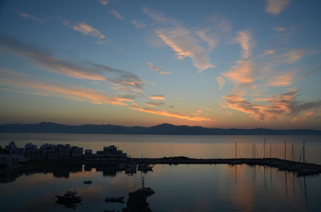 Aiolos Home With Private Veranda And Amazing Sea Views, Paros Piso Livadi Exterior foto